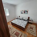 Sutic דירה Kaštel Novi