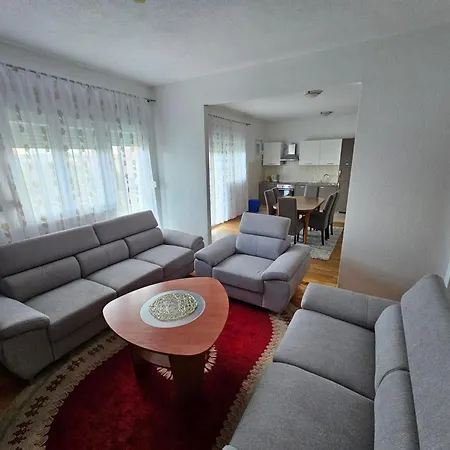 Apartment Sutic Kastel Novi